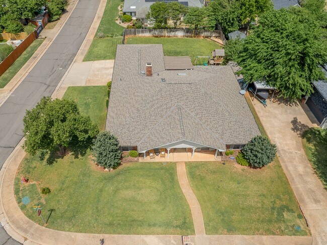 Building Photo - 801 Rock Hollow Rd