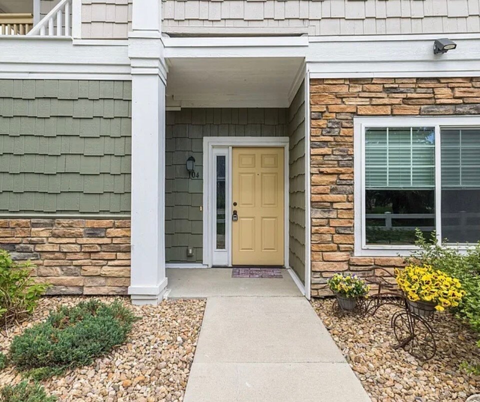 Building Photo - 4925 Hahns Peak Dr