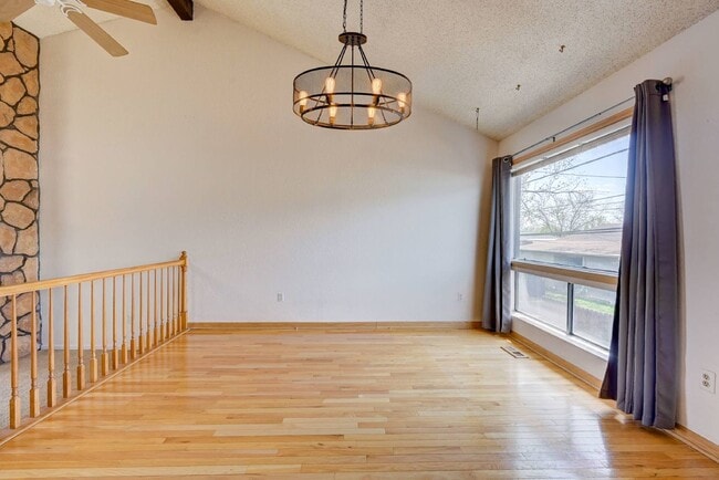 Building Photo - $1,995.95, 2 Bed, 2 Bath Townhome in Lakewood with Central AC and In Unit Laundry!