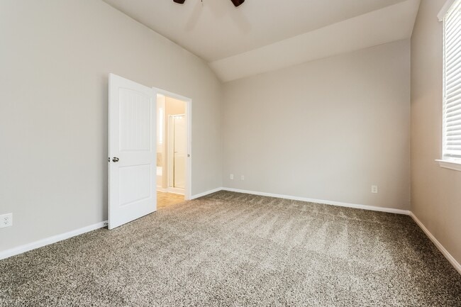 Building Photo - 1664 Rd 5102