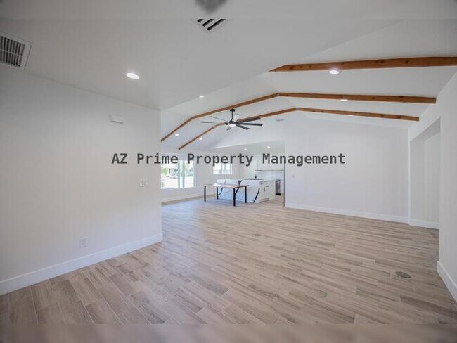 Building Photo - 6828 N 10th Ave