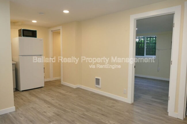 Building Photo - 469 N 36th St