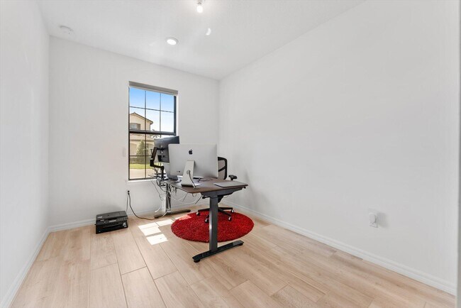 Building Photo - 4757 Roldan Ct