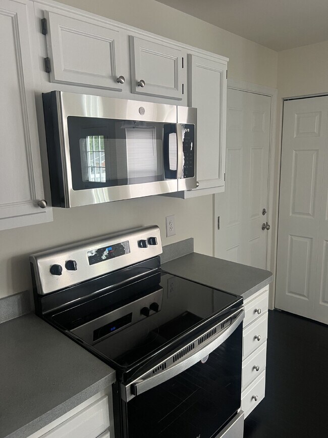 Building Photo - Charming 4 Bed, 2.5 Bath Home in Frederick...