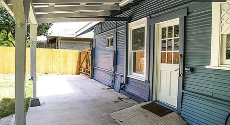 Back porch - 515 W Agarita Ave
