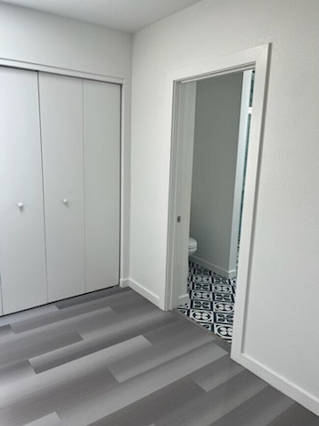 Building Photo - Temp 237