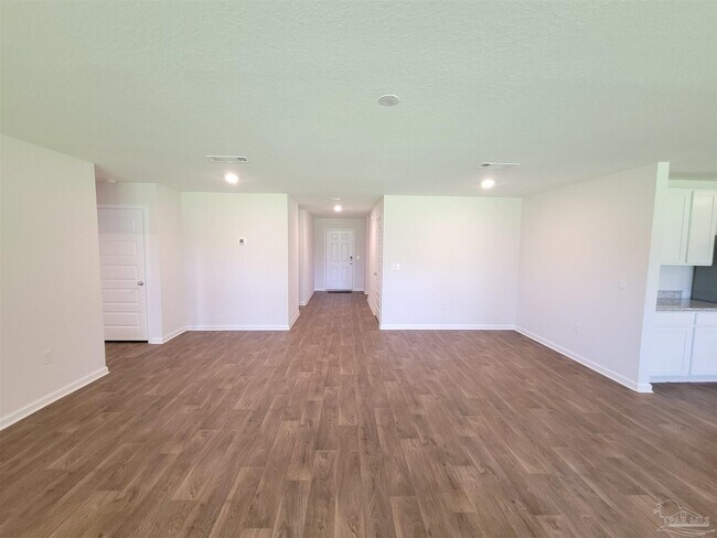 Building Photo - 8016 Twin Cedar Dr