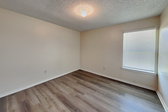 Building Photo - 3405 Republic Dr