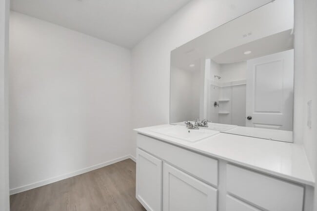 Building Photo - 25524 Roy Rogers Rd