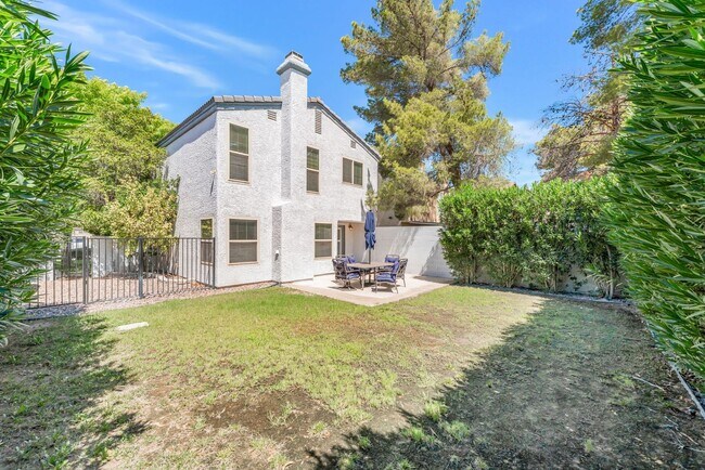 Building Photo - Modern Comfort Meets Timeless Style in a Beautifully Updated Las Vegas Home!