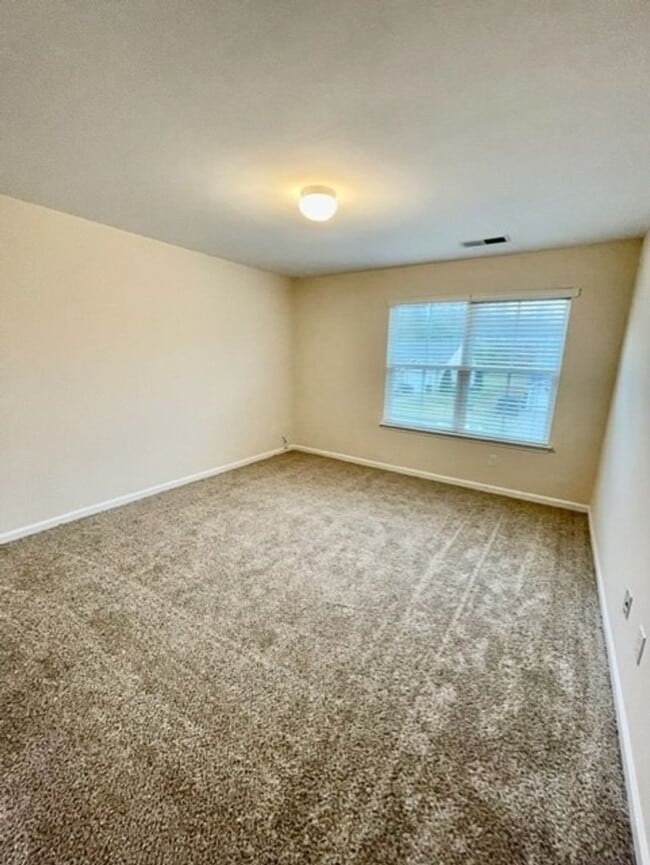 Building Photo - Luxurious 2 story 3 bedroom 2.5 bath townhomes. Located in Salisbury.