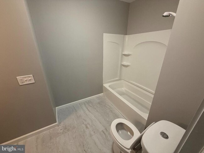 Building Photo - 416 Laurel St