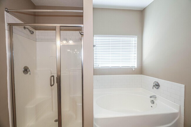 Building Photo - 479 Sebastian Dr