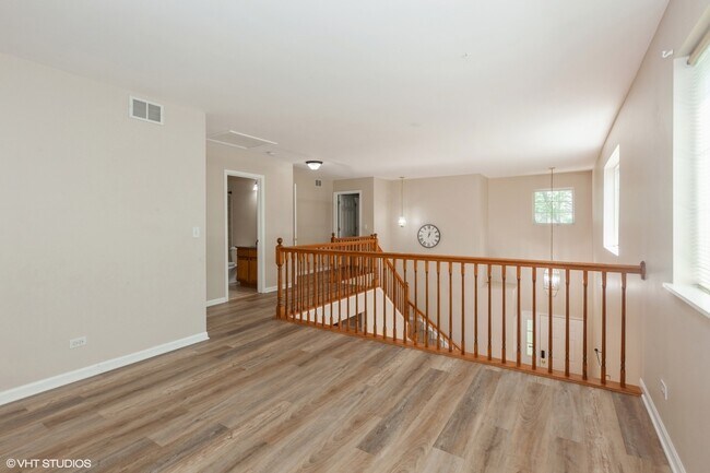 Building Photo - 2215 Stoughton Dr