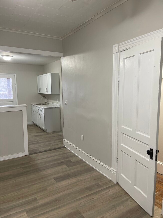 Building Photo - 1328 Pittston Ave