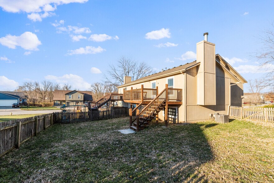 Building Photo - 937 Goldfinch Ln
