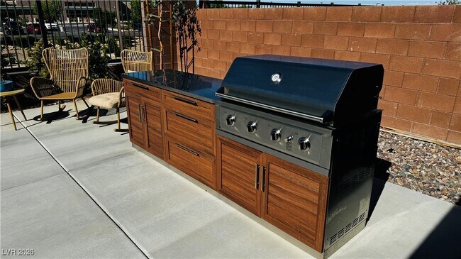 Building Photo - 9836 Starlight Ridge Ave