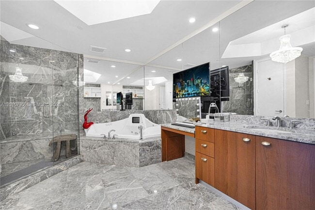 Building Photo - 16051 Collins Ave