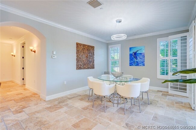 Building Photo - 1528 NE Outrigger Landings Dr
