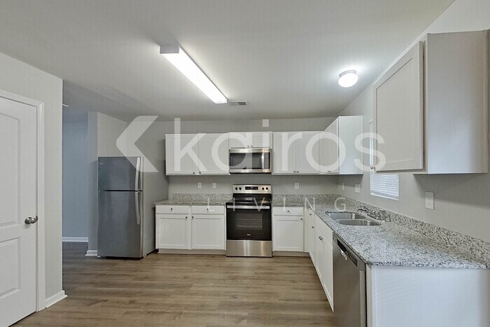 Building Photo - 305 Cedar Ridge