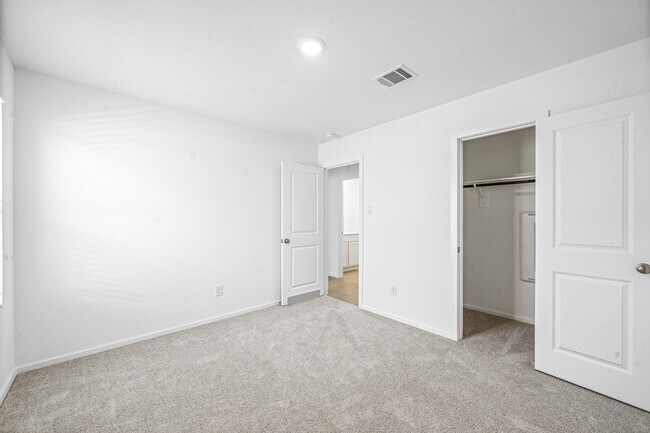 Building Photo - 3033 Dawn Sound Dr
