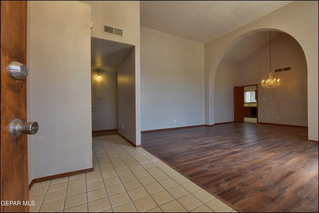 Building Photo - 6451 Loma De Cristo Dr