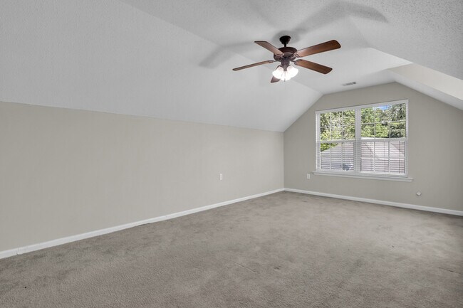 Building Photo - 136 Meadowside Ln