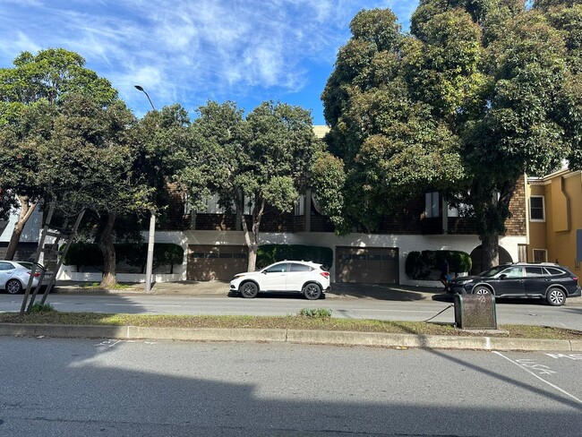 Primary Photo - 460 Monterey Boulevard