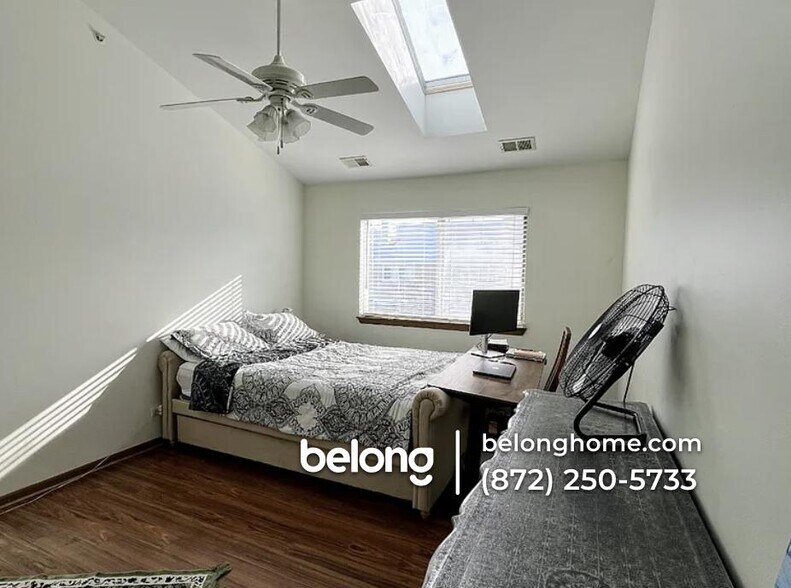 Building Photo - 1157 Cambria Ln S
