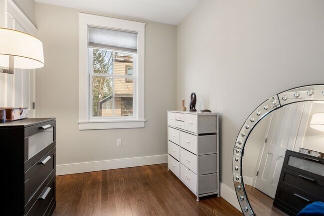 Building Photo - 4 Brattle Cir