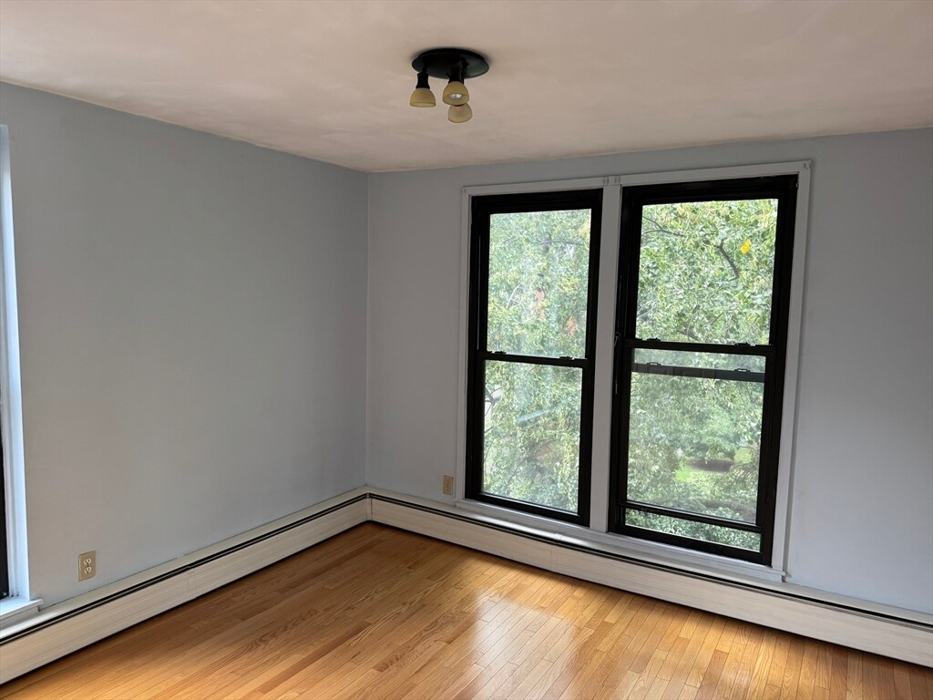 Building Photo - 8 Juniper St