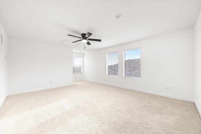 Building Photo - Spacious 4-Bed Home with Modern Upgrades, Fenced Yard & Community Pool in San Antonio