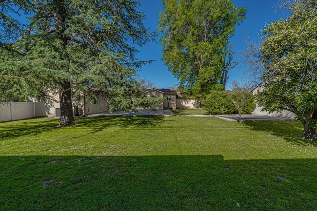 Building Photo - Spacious Single-Story 3-Bedroom Home in Va...