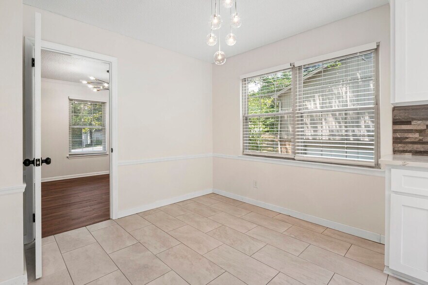 Building Photo - 11220 Bainbridge Dr