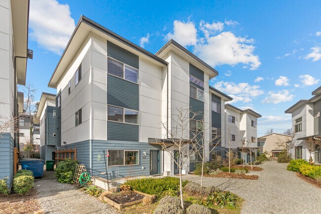 Building Photo - 4244 S Greenbelt Station Dr