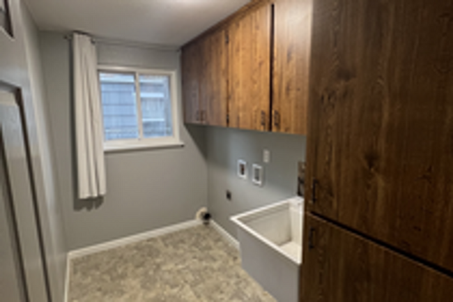 Building Photo - 5bd/2ba House in Tacoma