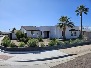 Building Photo - 719 W Morrow Dr