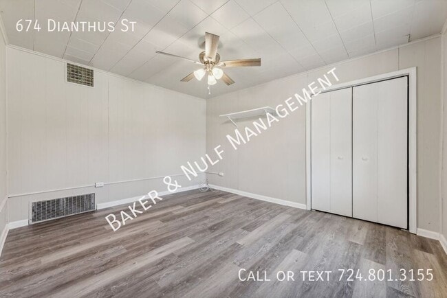 Building Photo - 674 Dianthus St