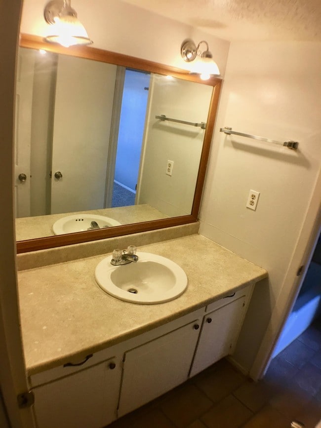 Building Photo - 6416 Pizarro St