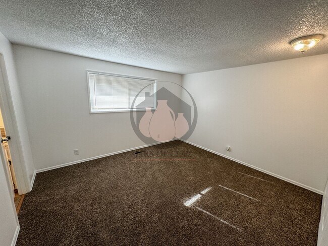 Building Photo - Adorable South Salem Home-Coming Available...