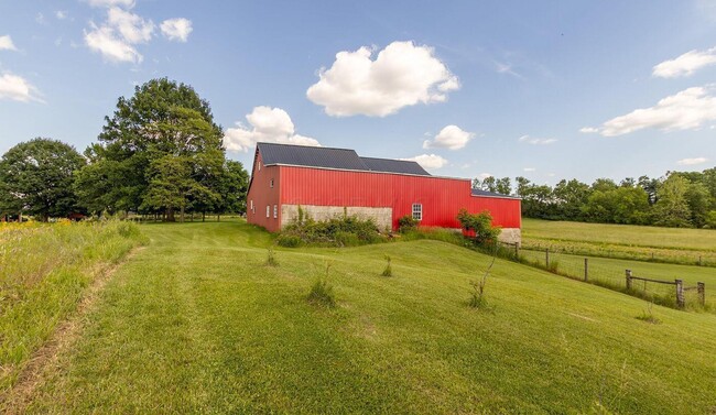 Building Photo - 5565 Stringtown Rd NW