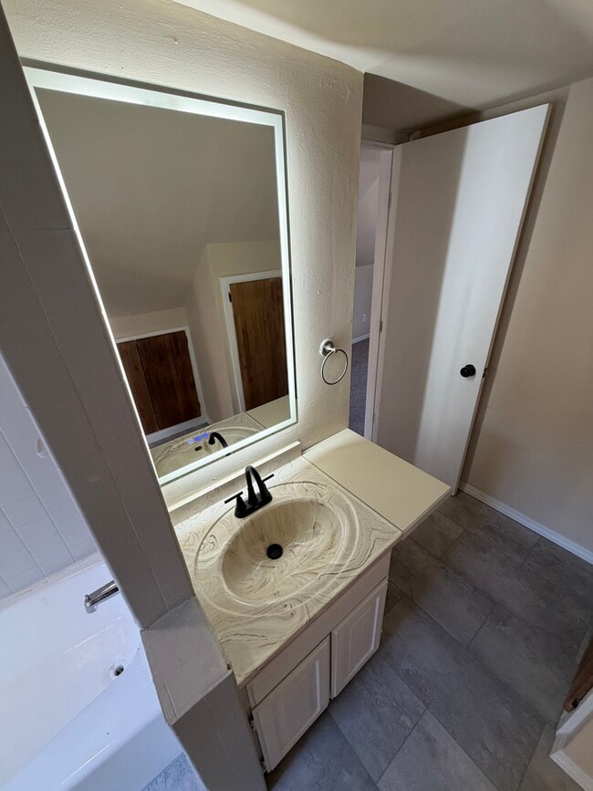 Building Photo - 7431 Lake Dr