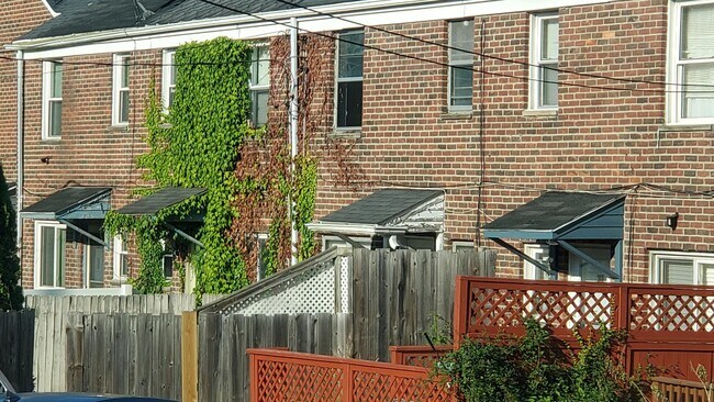 Building Photo - 316 Sheffield Ave