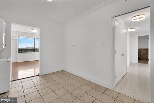 Building Photo - 3709 S George Mason Dr