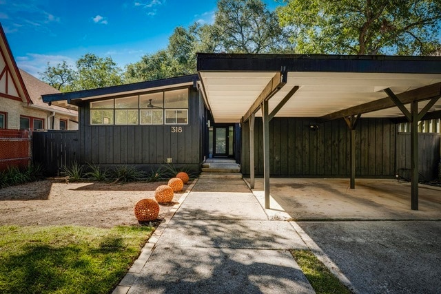 Building Photo - 318 W Rosewood Ave