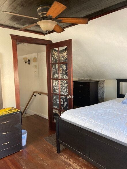 Building Photo - 1044 23rd St