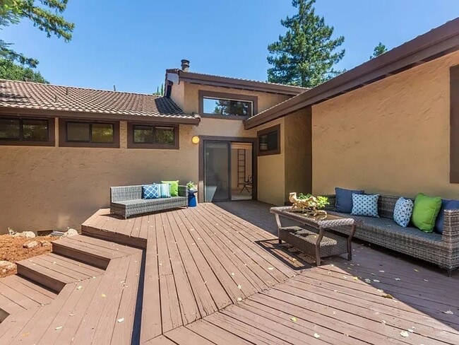 Building Photo - BRIGHT & AIRY HOME IN EXCLUSIVE ENCLAVE SPRAWLING, PRIVATE CULDESAC PROPERTY