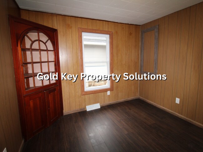 Building Photo - 3 BR 1 BA House Near Ascension Hospital (NO SECTION 8)