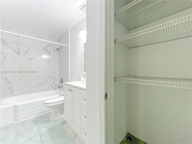 Building Photo - 192 SW 62nd Terrace