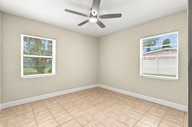 Building Photo - 1704 Paine Ave